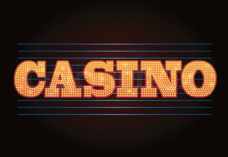 m66 အွန်လိုင်း ကတ်ဂိမ်း Poker table ၌ ကစားနေသော မြန်မာ ကစားသမားများ